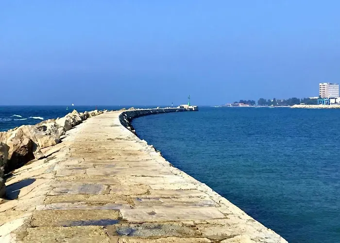 Anita 1 By Interhome אומאג